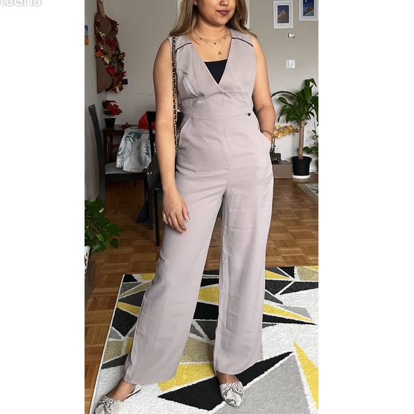 V neck sleeveless jumpsuit - Picture 3 of 10